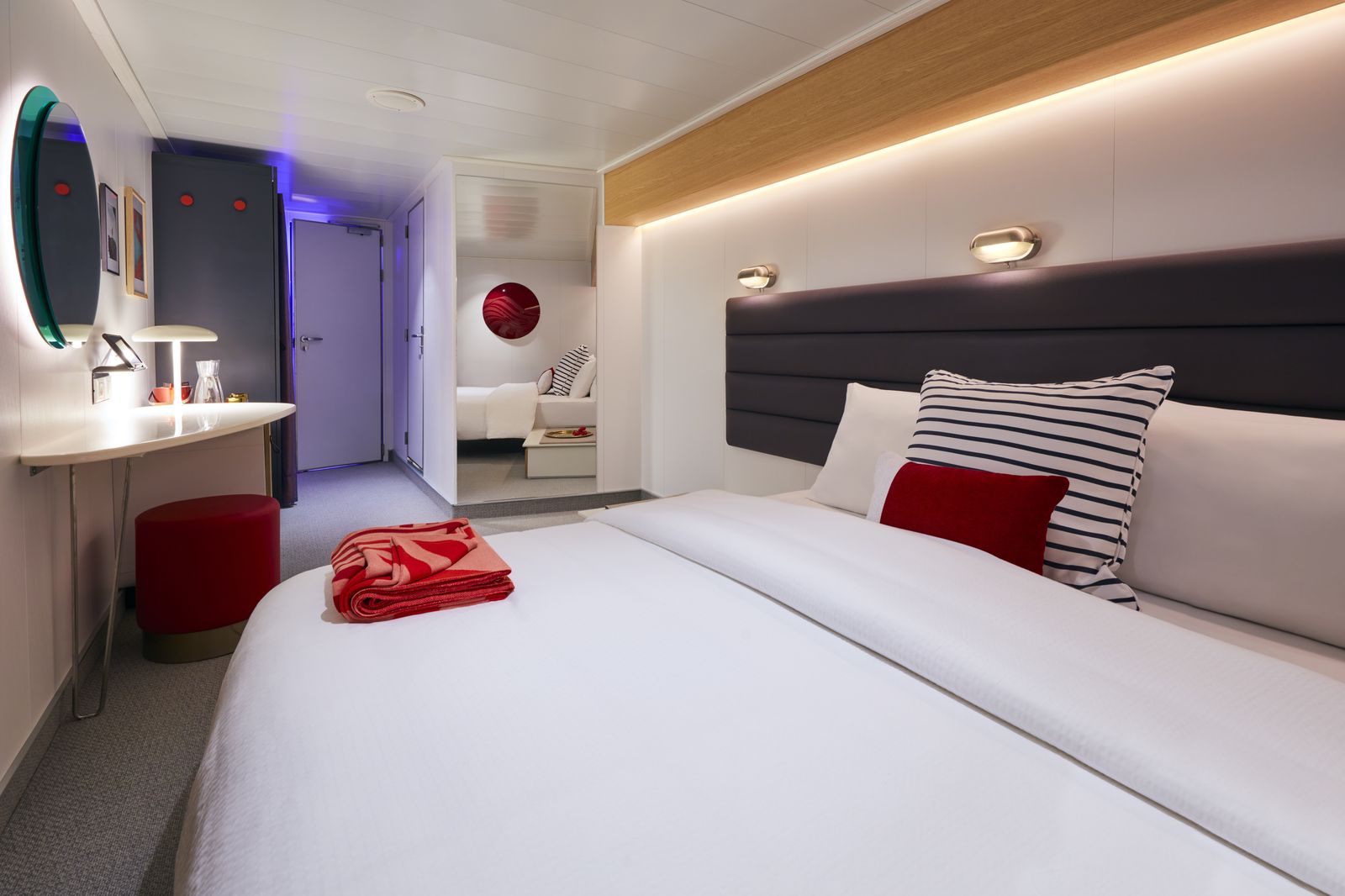 The Insider interior cabin